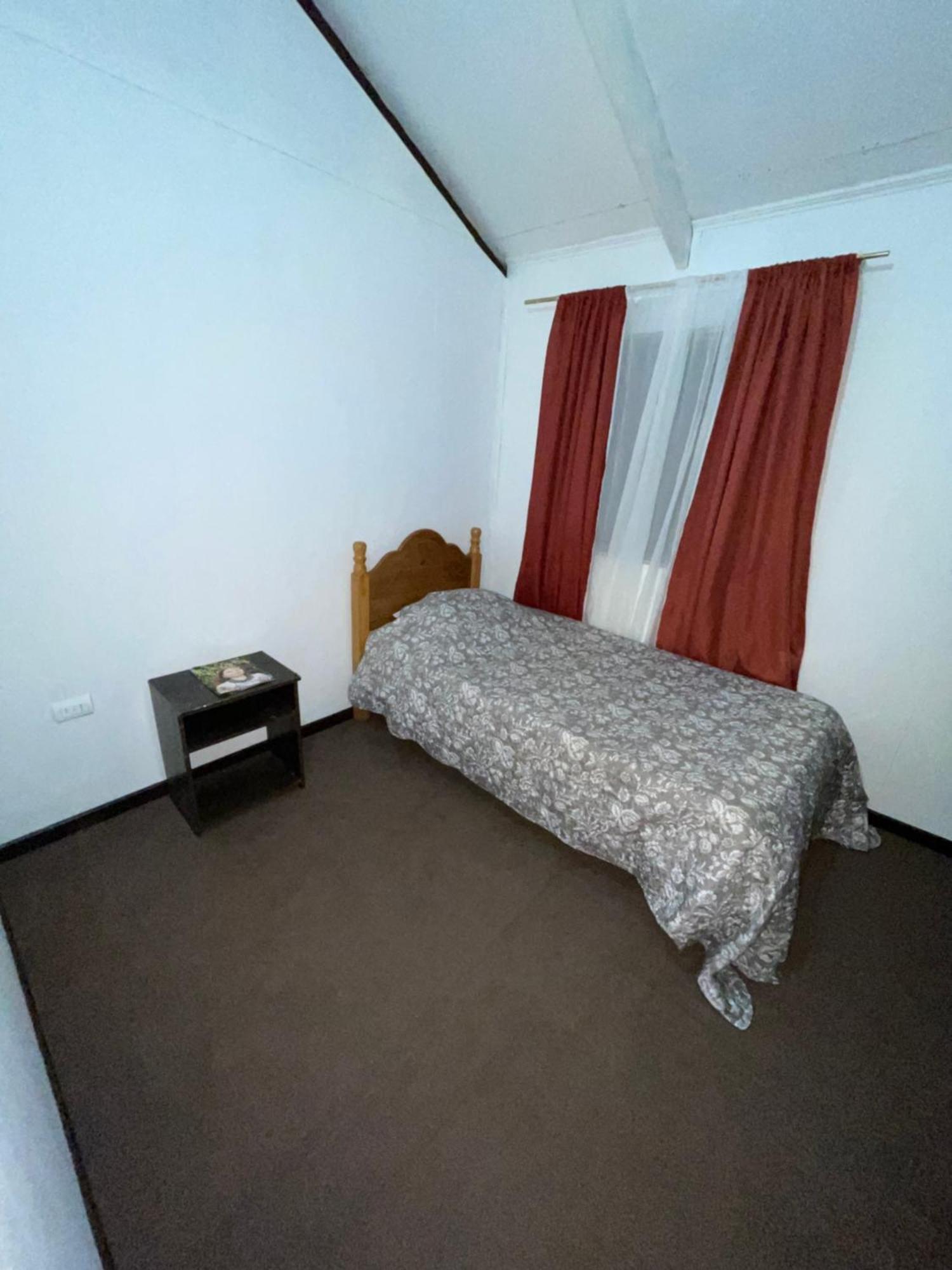 Hostel Pua Vaenga Hanga Roa Zewnętrze zdjęcie