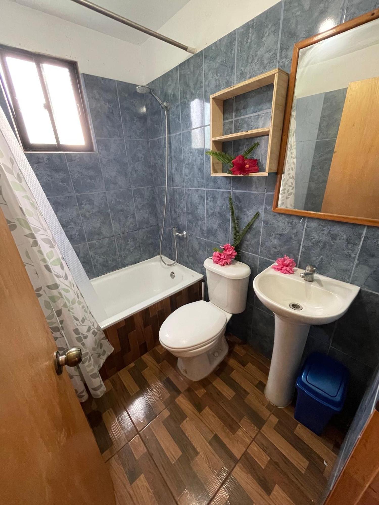 Hostel Pua Vaenga Hanga Roa Zewnętrze zdjęcie